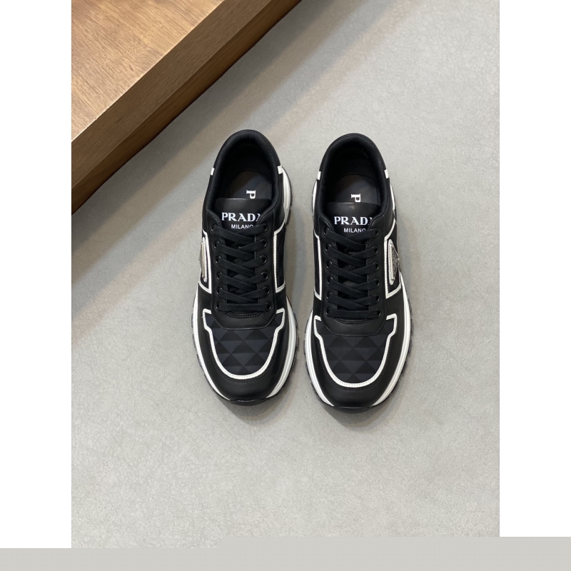 Pra*a casual shoes